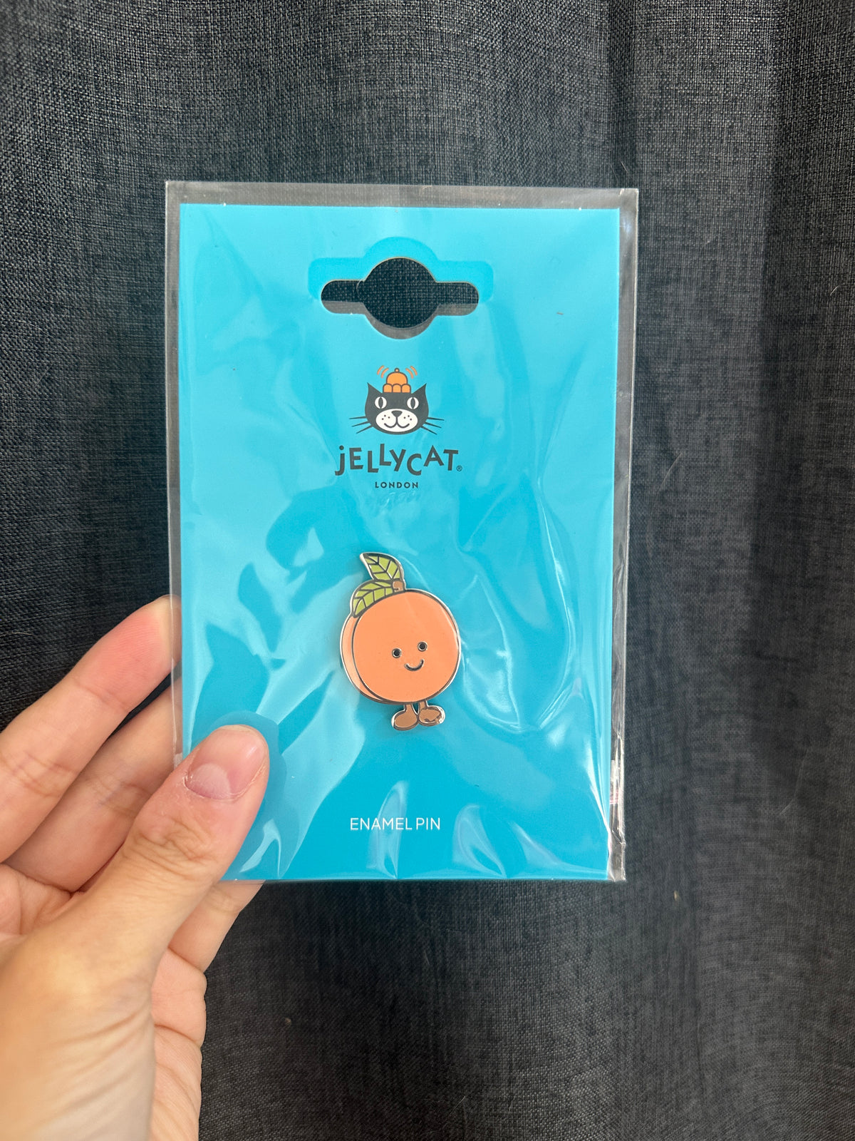 UK0013 - Jellycat Pin - Amuseables Peach